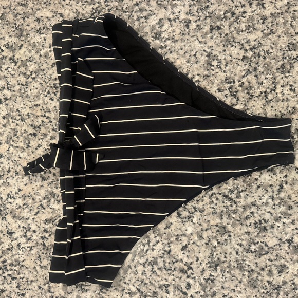 Billabong high waisted bikini bottom - Picture 4 of 7